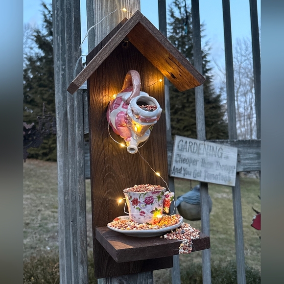 Rustic Teapot Bird Feeder Handmade Lady Luck - Picture 16 of 16